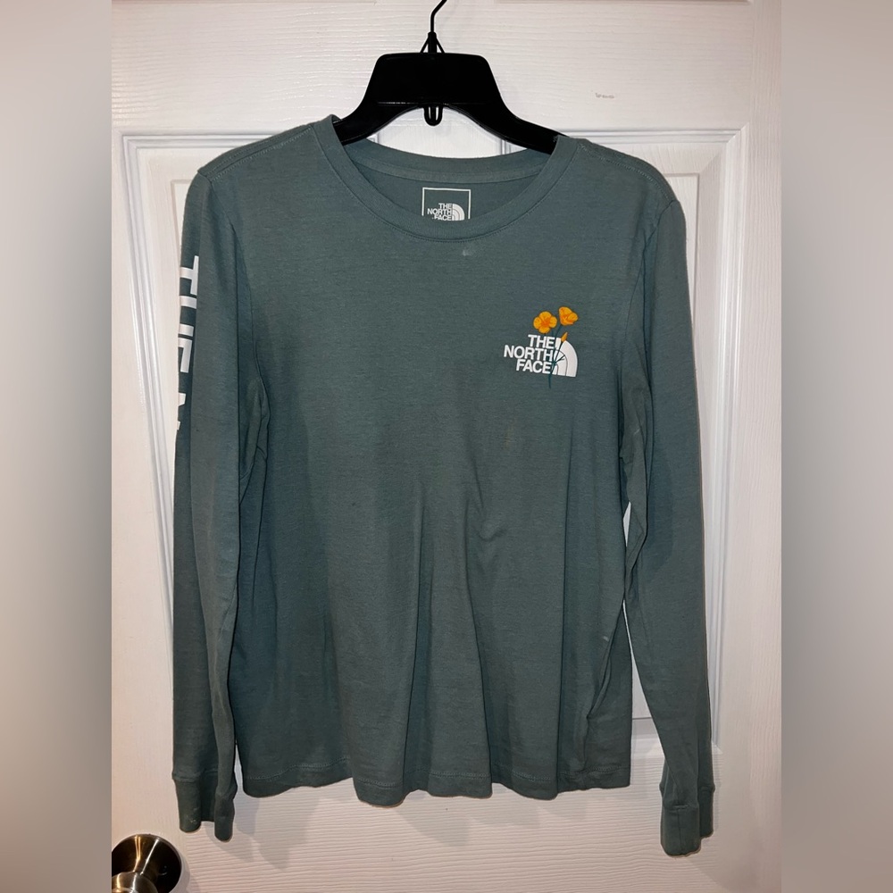 Women’s North Face long sleeve